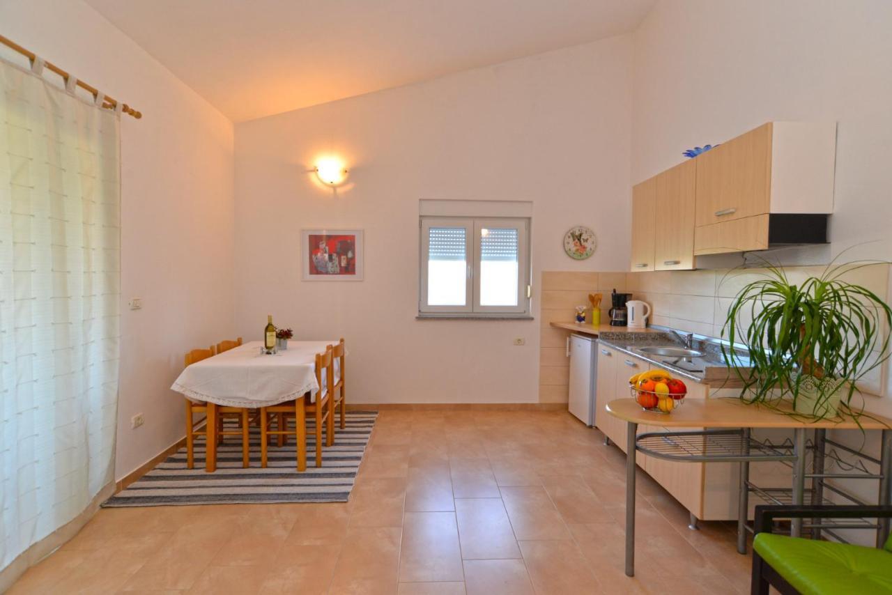 Apartments Bernarda 1773 Banjole Exterior photo