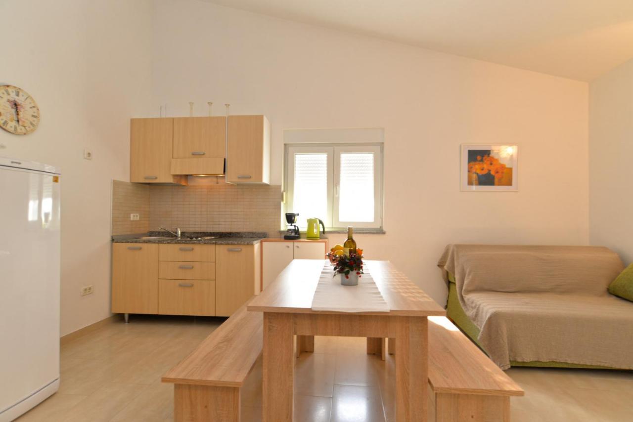 Apartments Bernarda 1773 Banjole Exterior photo